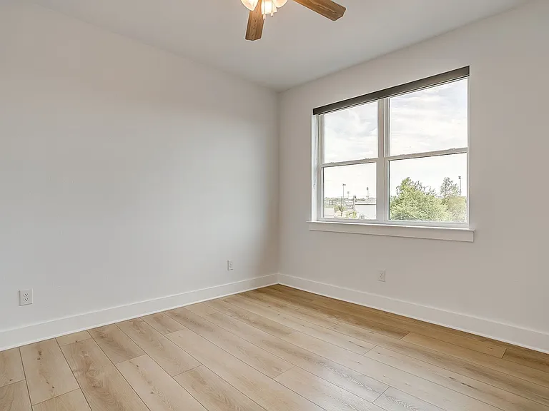 2811 Forest Park Blvd — Photo 40