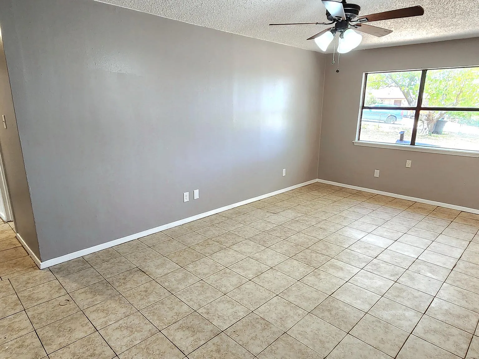 3 bed, 1.5 bath, 1580 sqft, $1,775 — Photo 4