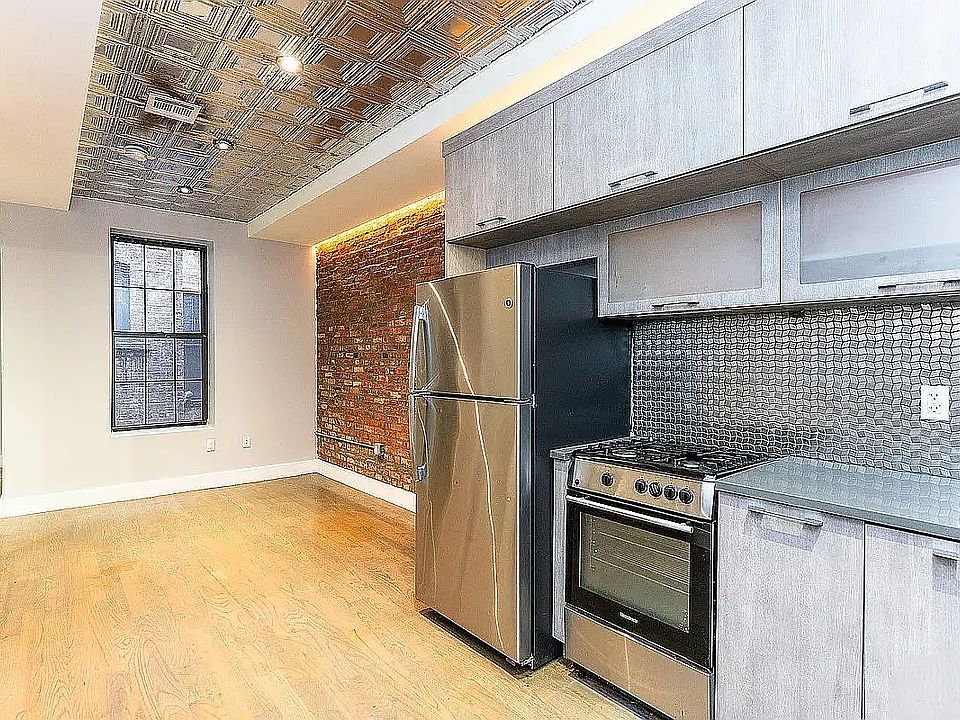 1st image of 181 Eldert St APT 1R