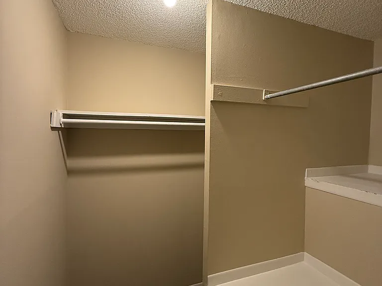 7276 Broadwyn Dr — Photo 7