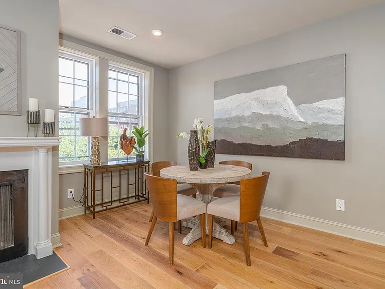 2100 Newport Pl NW #3 — Photo 3