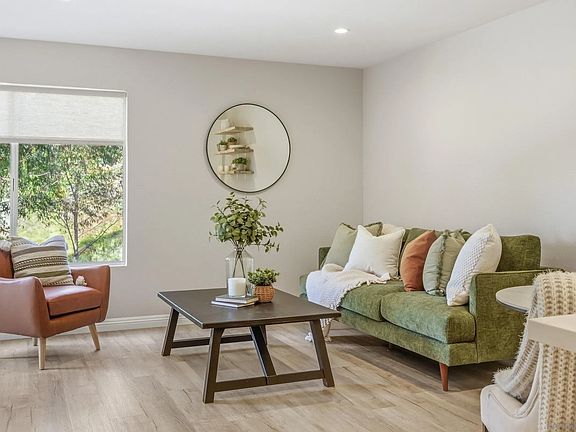 3rd image of 6916 Park Mesa Way Unit 2