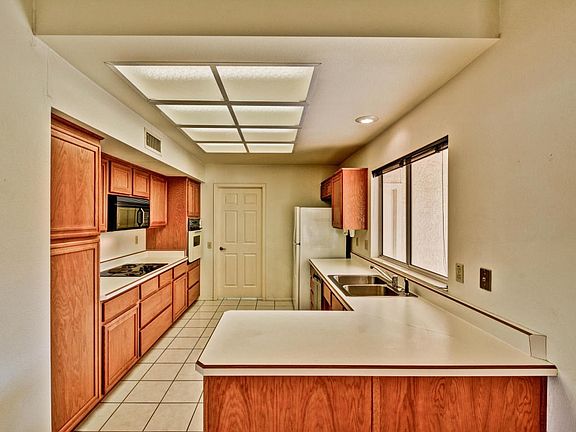 3rd image of 14525 W Heritage Dr
