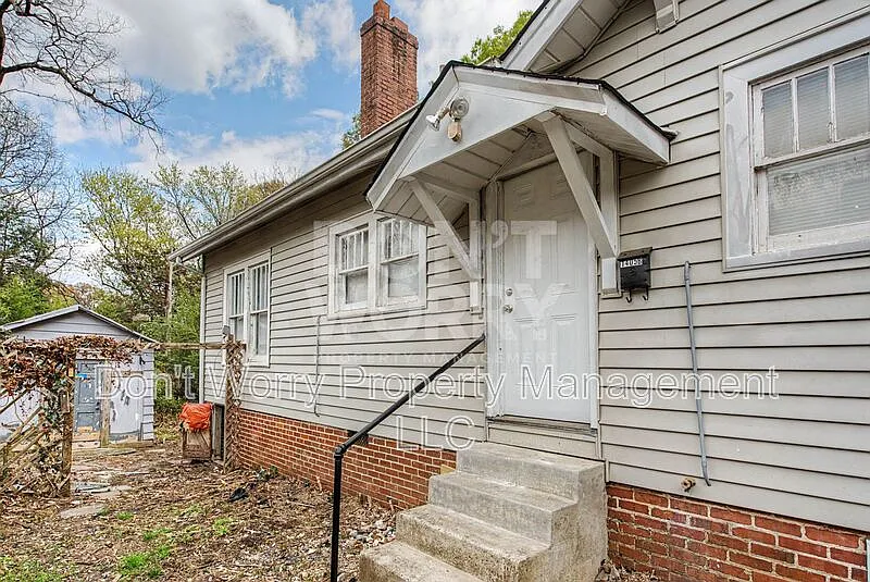 1405 Lexington Ave #B
