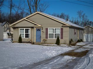 7631 Lake Rd, Madison, OH 44057