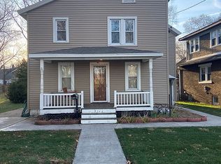 1422 Nelson Blvd, Rockford, IL 61104
