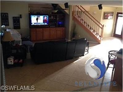 4th image of 10851 Fountain Ave