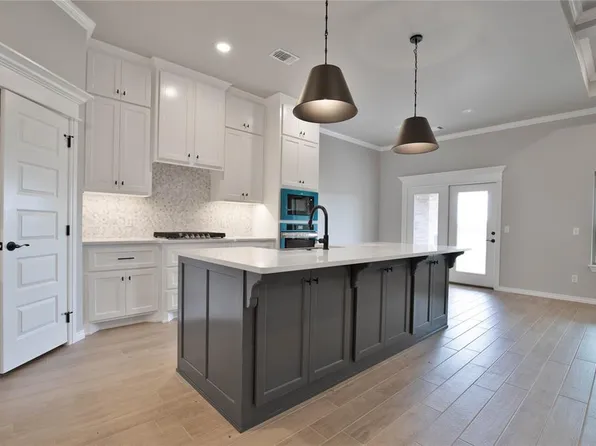 5733 Rose Prairie Blvd, Edmond, OK 73034