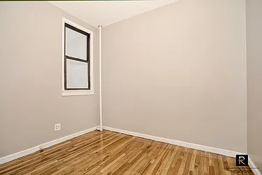 Rented by R New York