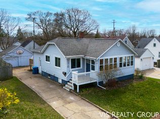 1310 Waverly Ave, Grand Haven, MI 49417