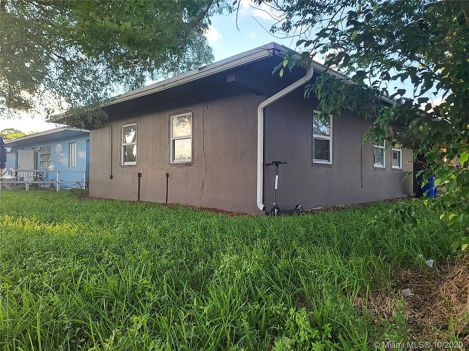 1st image of 301 NW 12th Ave #301