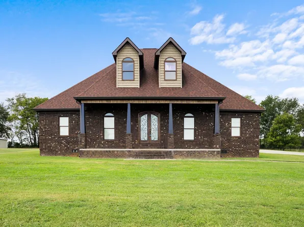 270 Cloverleaf Cir, Killen, AL 35645