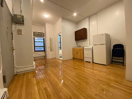 Rented by One New York Realty Inc | media 1
