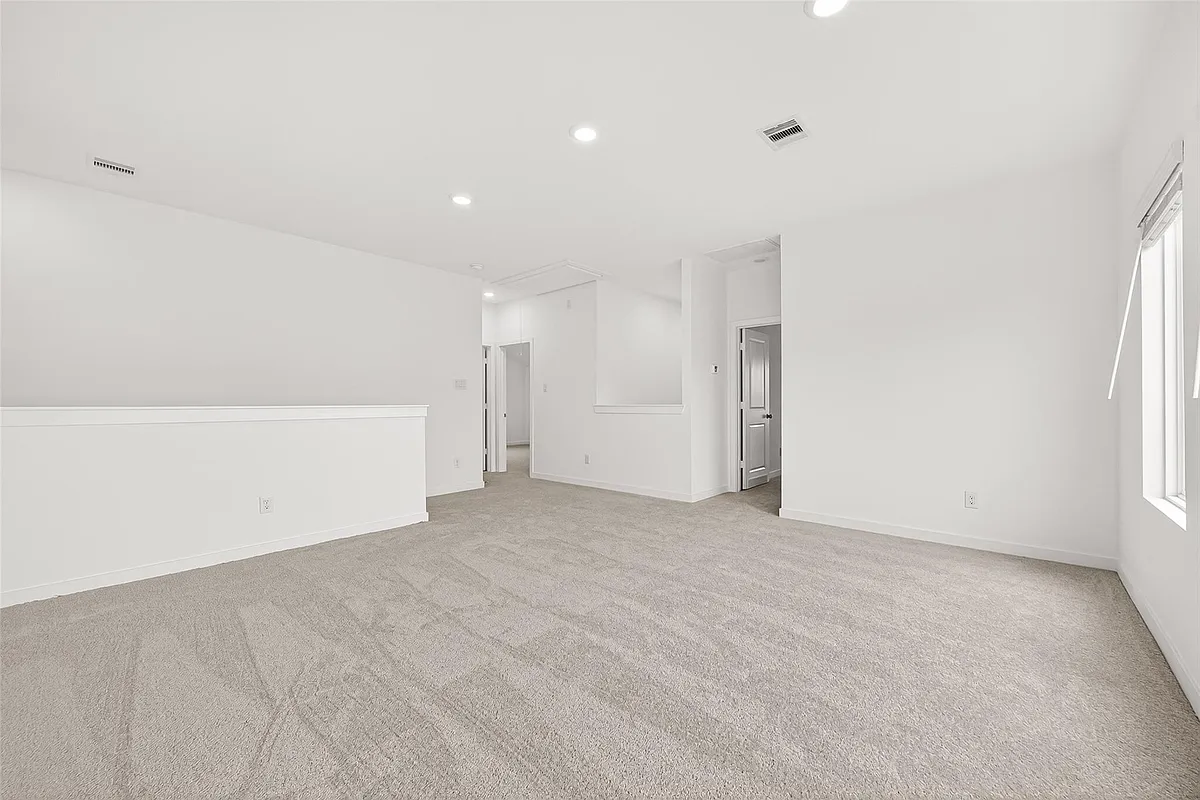 Building Photo - 31838 Blossom Ln