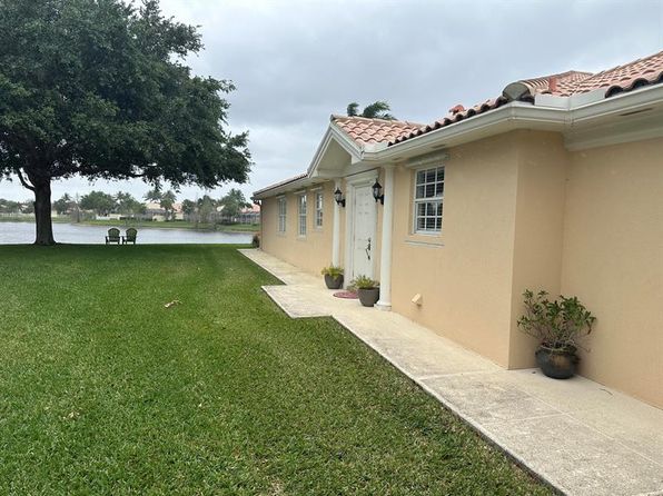 8270 Eleuthera Ln