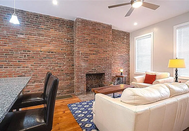 3 bed, 2.5 bath, 1672 sqft, $2,325 — Photo 2