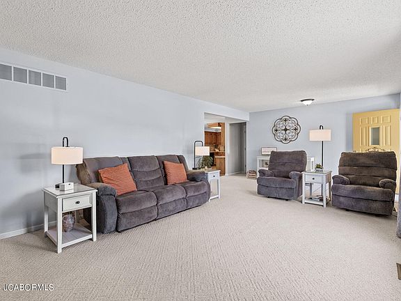5th image of 6112 Rainbow Dr