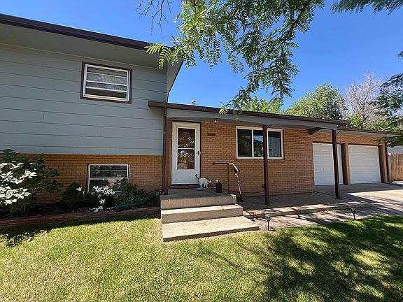 2nd image of 203 Sunset Dr