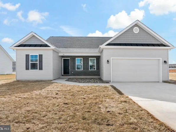 87 Santiago Cir, Martinsburg, WV 25403