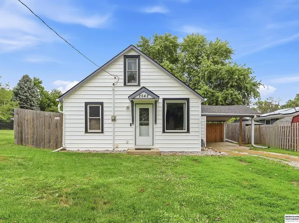 2642 College Dr, Blair, NE 68008
