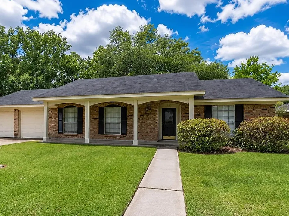 1045 Chatwood Dr