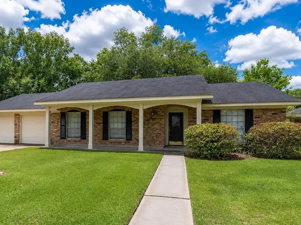 1045 Chatwood Dr, Beaumont, TX 77706
