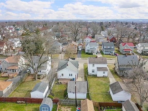 4th image of 2437 Malvern Ave