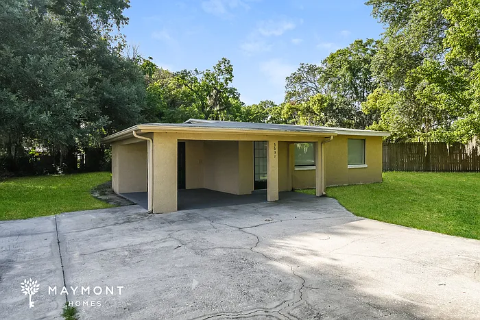 2 bed, 1.0 bath, 929 sqft, $1,345 — Photo 2