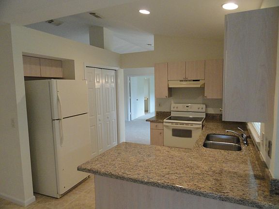 4th image of 3223 SE Pinto Street