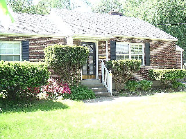 2nd image of 7013 Wooster Pike