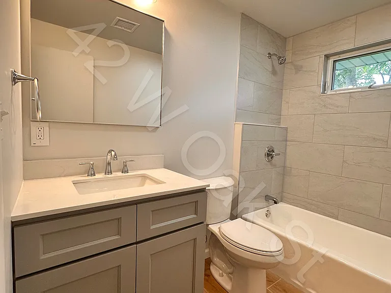 42 W Oak St — Photo 22