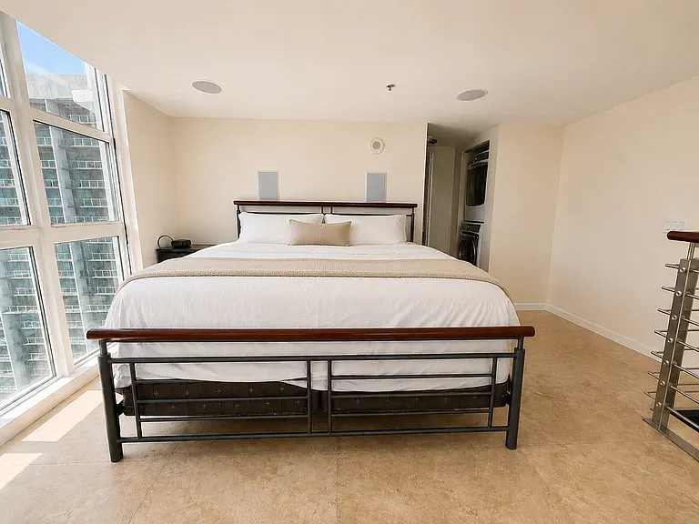 41 SE 5th St #2101 — Photo 15