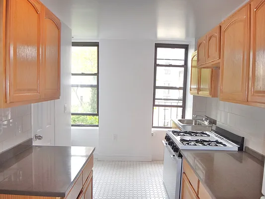 Rented by Paley Management | media 23