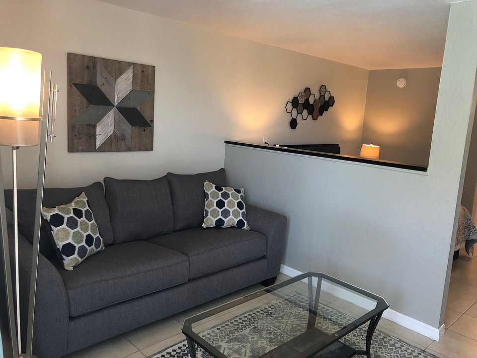1st image of 3330 W Colonial Dr