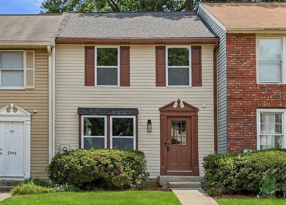 1st image of 2085 Fairways Ct NW