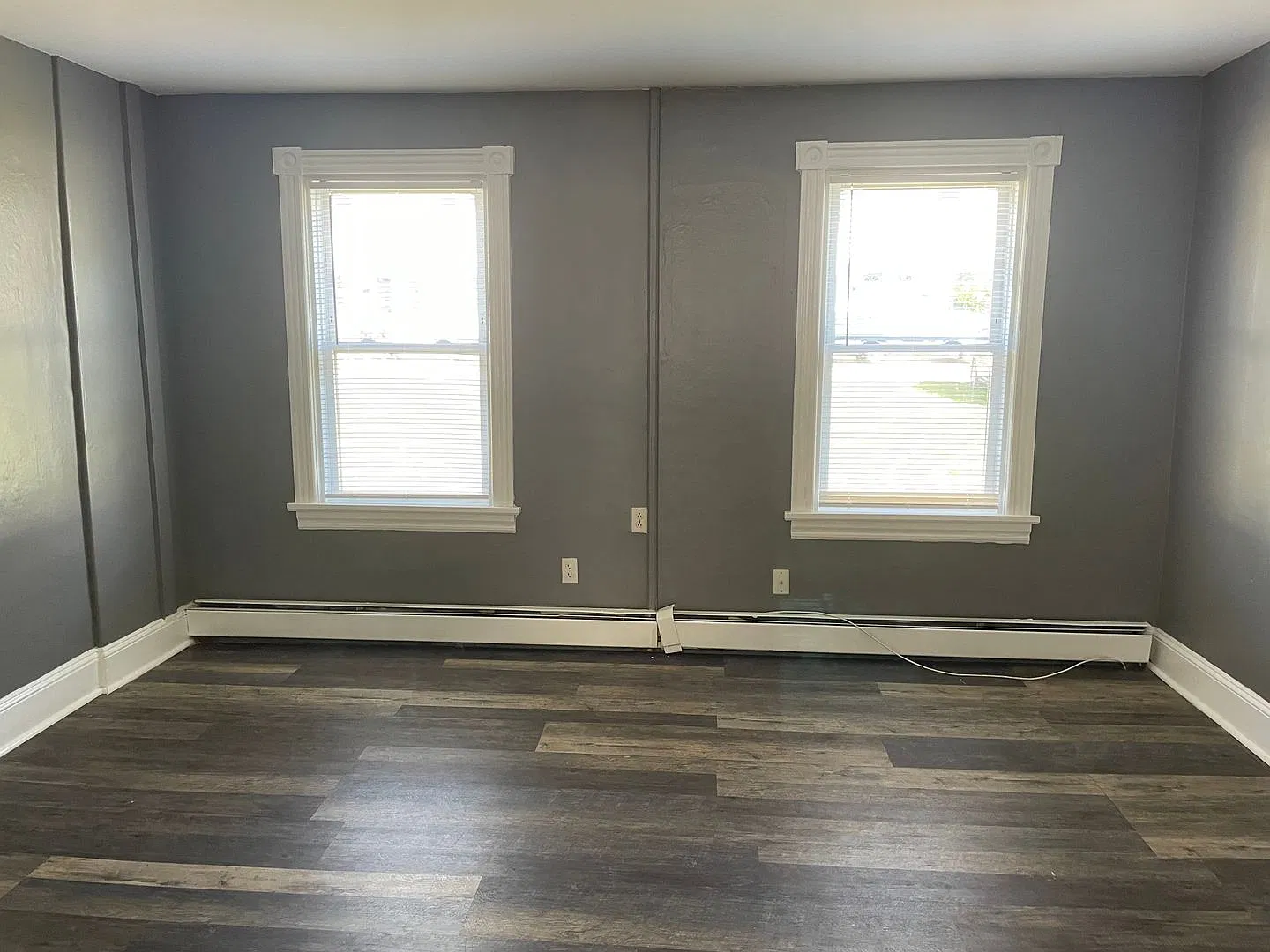 2-20 Langsberries Avenue — Photo 3