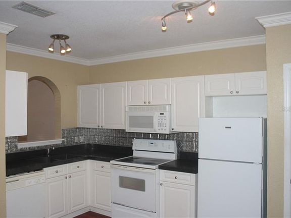 4th image of 4210 Plantation Cove Dr