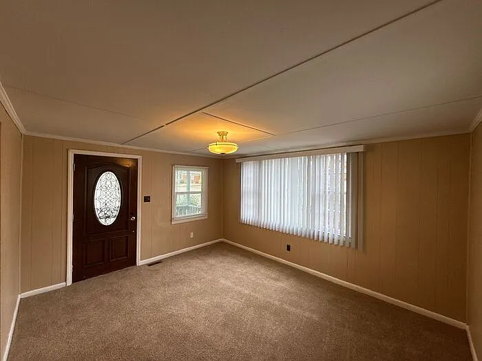 3131 Seymour Dr — Photo 3