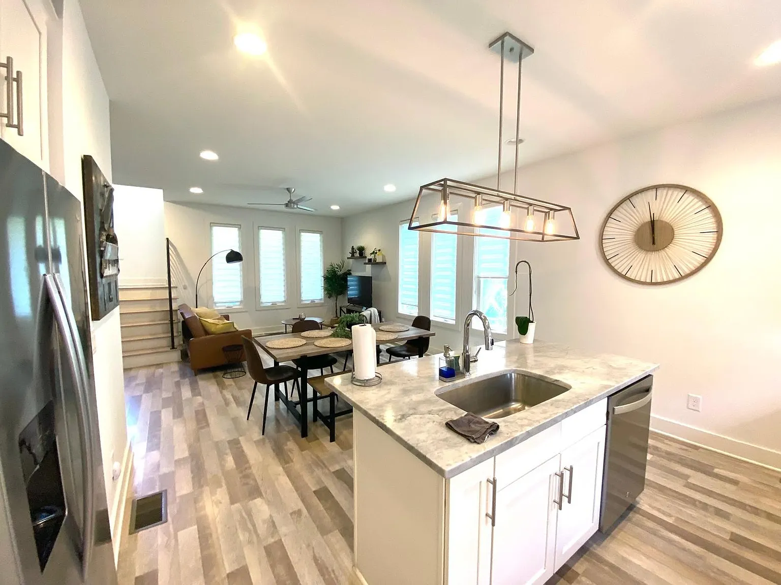 2 bed, 2.5 bath, 1084 sqft, $3,000 — Photo 4