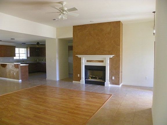 3rd image of 562 Ashwood Bnd