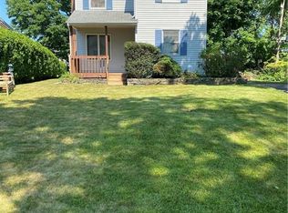 79 Terrace Ave, Niantic, CT 06357