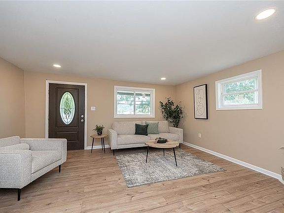 3rd image of 644 6th St