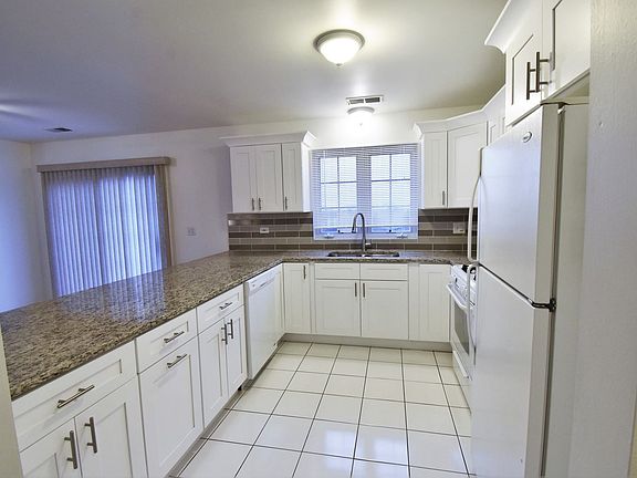 3rd image of 1223 E Davis St APT B
