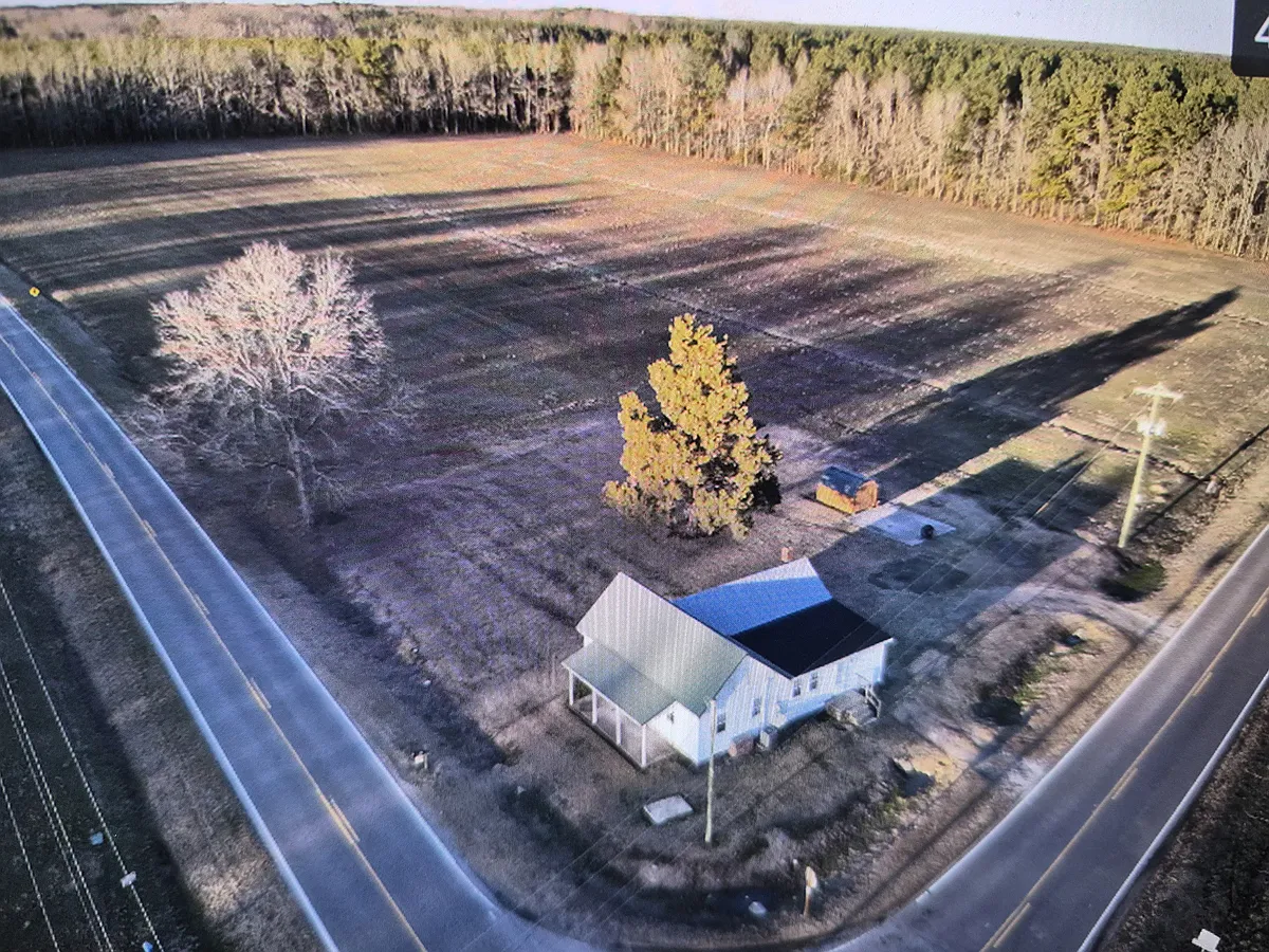 Aerial shot shows the space around the house and how it is a super private location - 586 Clay Bottom School Rd