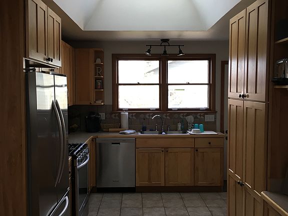 4th image of 812 S 8th St