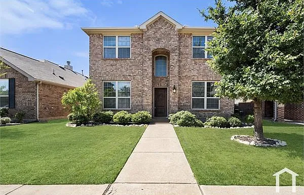 5 bed, 2316 sqft, $3,800 — Photo 2