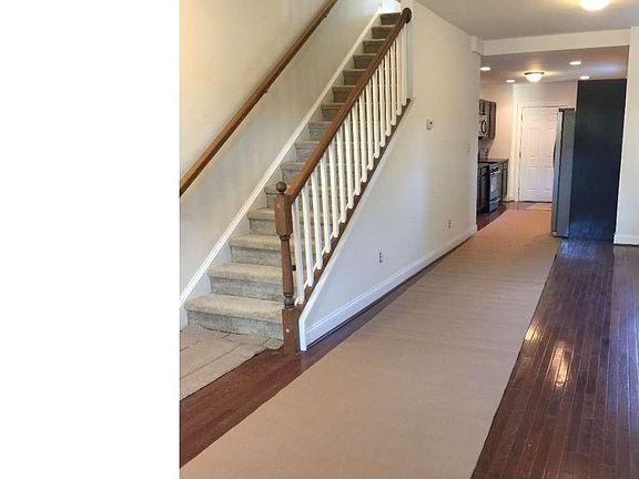 2nd image of 607 E 7th St