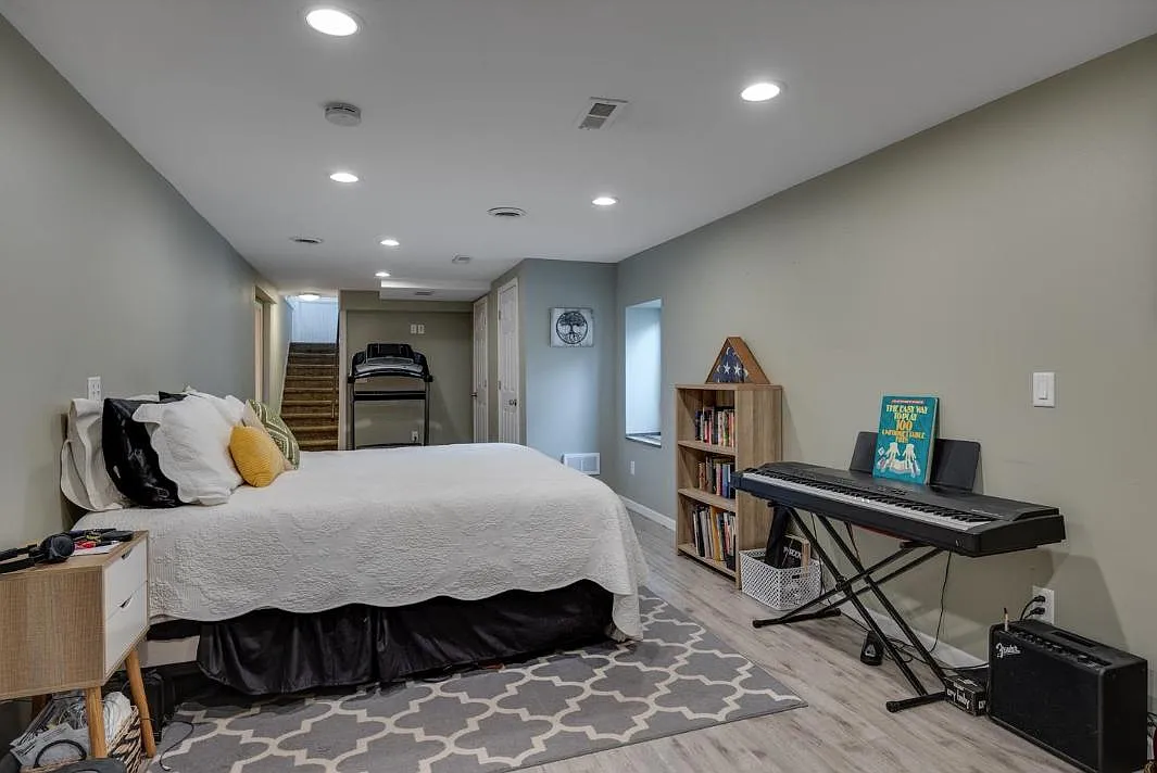 133 Walker St — Photo 3