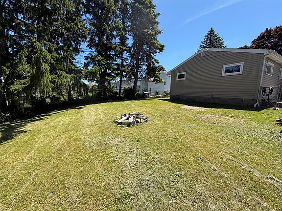 4th image of 2402 E 43rd St