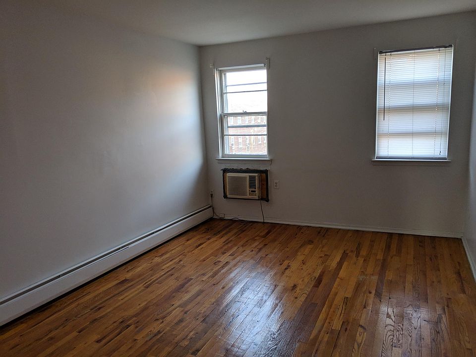 1st image of 2615 Benson Ave #3